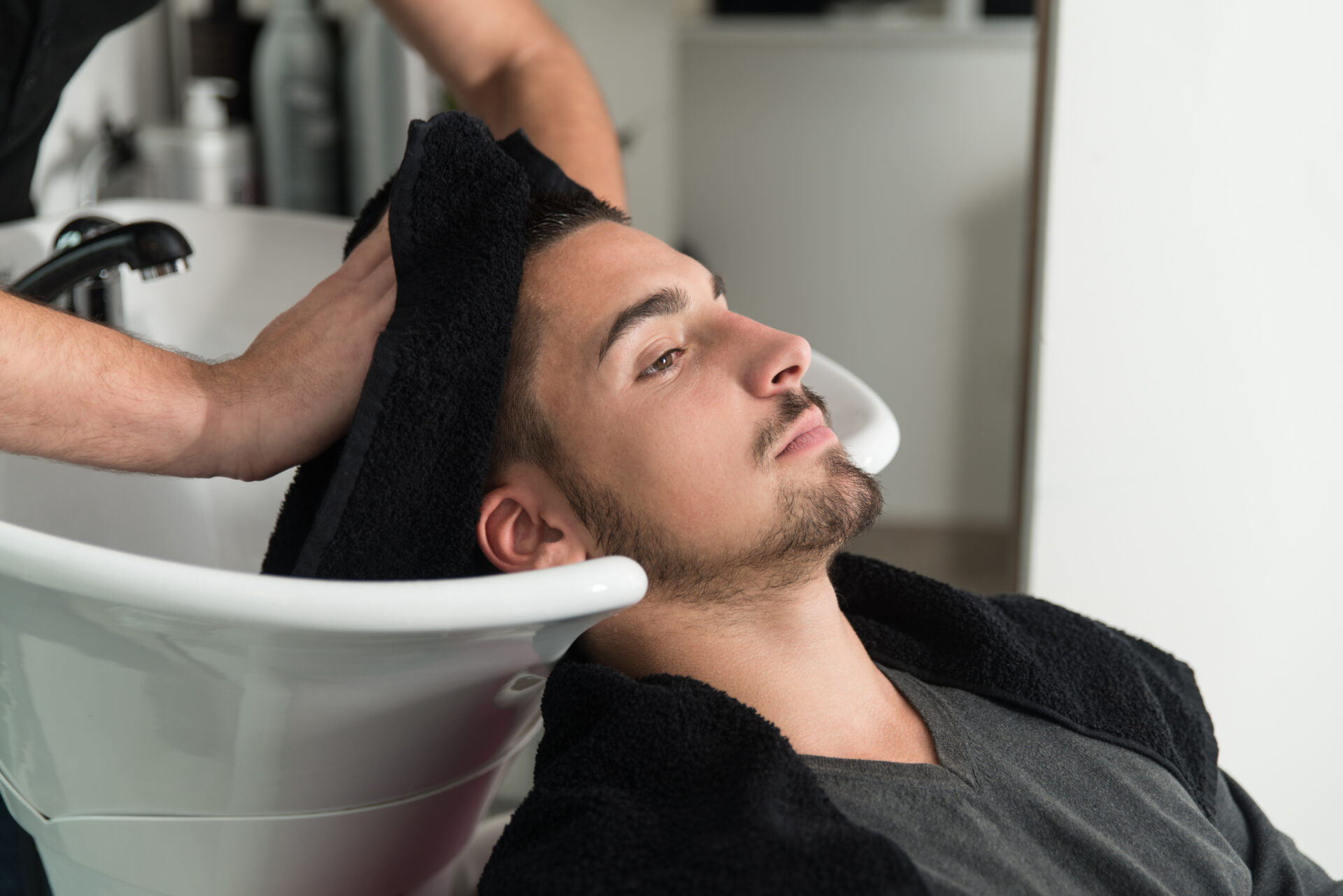 hoofdmassage kapper man